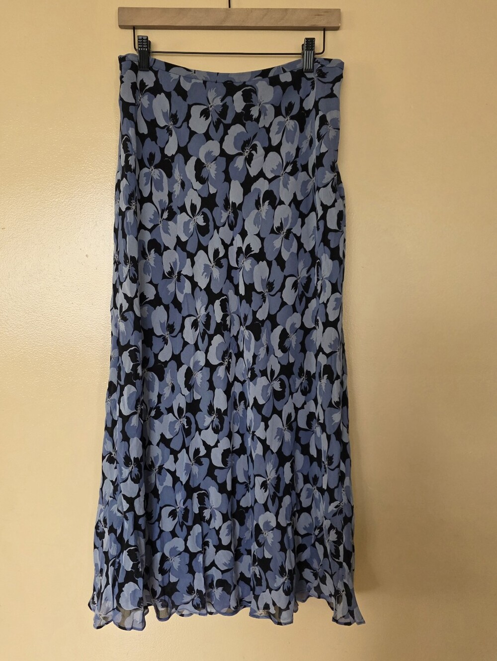 Vtg Jones New York Y2K Silk Floral Midi Skirt 12 Feminine Romantic Cottagecore
